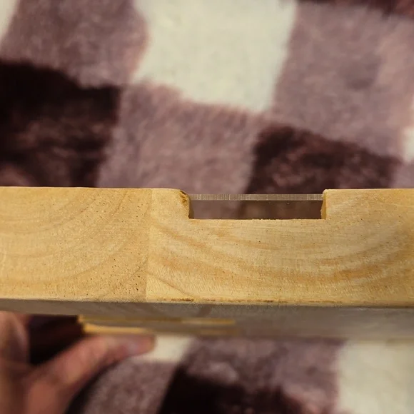 Initial "E" wooden bank - Picture 3 of 3